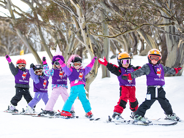 TSM-Perisher-Mini-mites-skiing-in-Perish